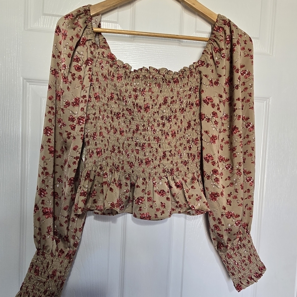 Altar'd State Rose Taupe Floral Print Smocked Long Sleeve Top NEW - Picture 6 of 8
